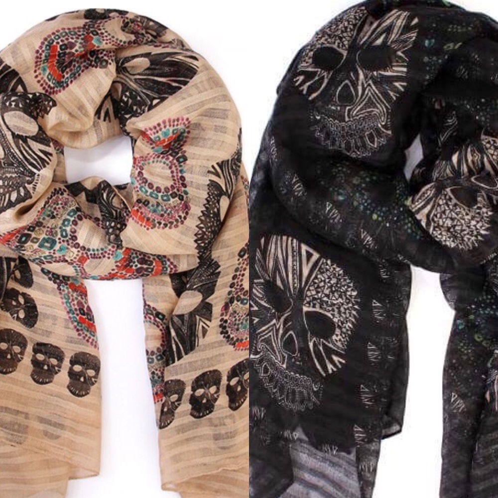 ONE LEFT!✨ Tan Skull Scarf - Picture 3 of 3